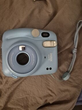 Fujifilm Instax Mini 11 Instant Camera - Light Blue